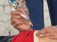 Влада делает укол