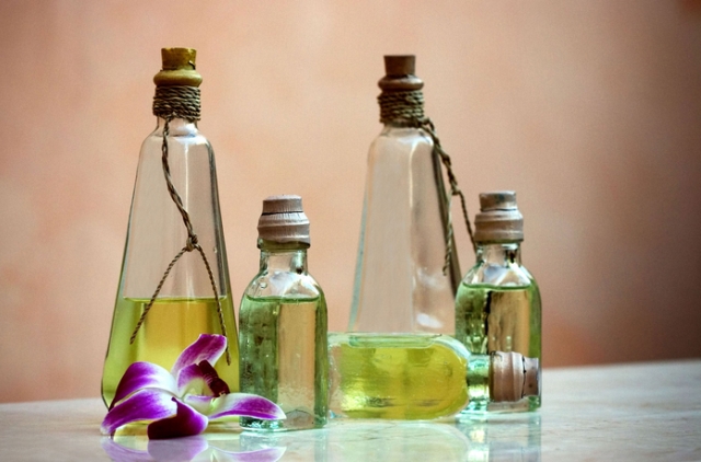129566272_essentialoils