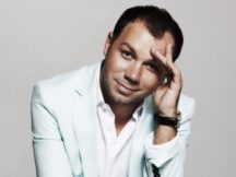 PLUS SIZE: Andre Tan випустив лінію одягу для дівчат з формами