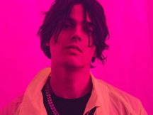 ALEKSEEV покаже, як на дівчат впливає його музика. Backstage кліпу «Целуй»