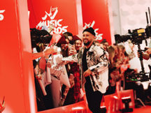 Шанувальники MONATIK вручили артисту власну премію на М1 Music Awards 2019 (ФОТО)