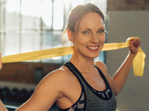 Упражнения с фитнес-резинками для рук и плечей