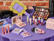 «Друзі» назавжди: Revolution Beauty випустили лінійку косметики на честь серіалу