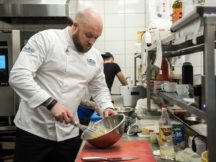 Рецепт салату з полуницею від Пекельного Шефа
