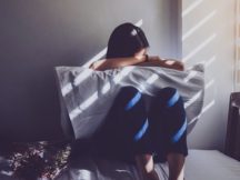 Я постоянно слышу сирены, когда их нет: Что такое синдром фантомной сирены? Как от него избавиться?