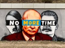 Разрисованные в поддержку Украины дома: 10 ярких муралов по всему миру (фото)