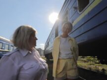 Два потяги і вісім тисяч пасажирів: Леся Нікітюк дізналася подробиці про евакуацію українців з гарячих точок