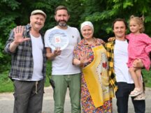 Любовний трикутник та оновлений склад акторів: Новий канал знімає «Будиночок на щастя»