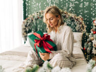 Що подарувати на Новий рік 2025: ідеї подарунків для близьких