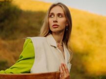 Медитация, закрытые шторы и объятия с котом: как засыпают звезды Нового канала?