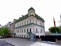 Посольство Іспанії закривається на день через можливу атаку рф: подробиці