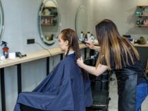 Місячний календар стрижок на липень 2025: список вдалих днів