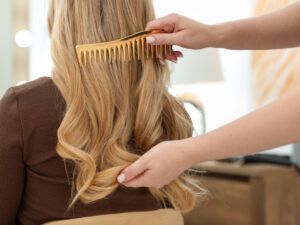 Місячний календар стрижок на листопад 2025: список вдалих днів