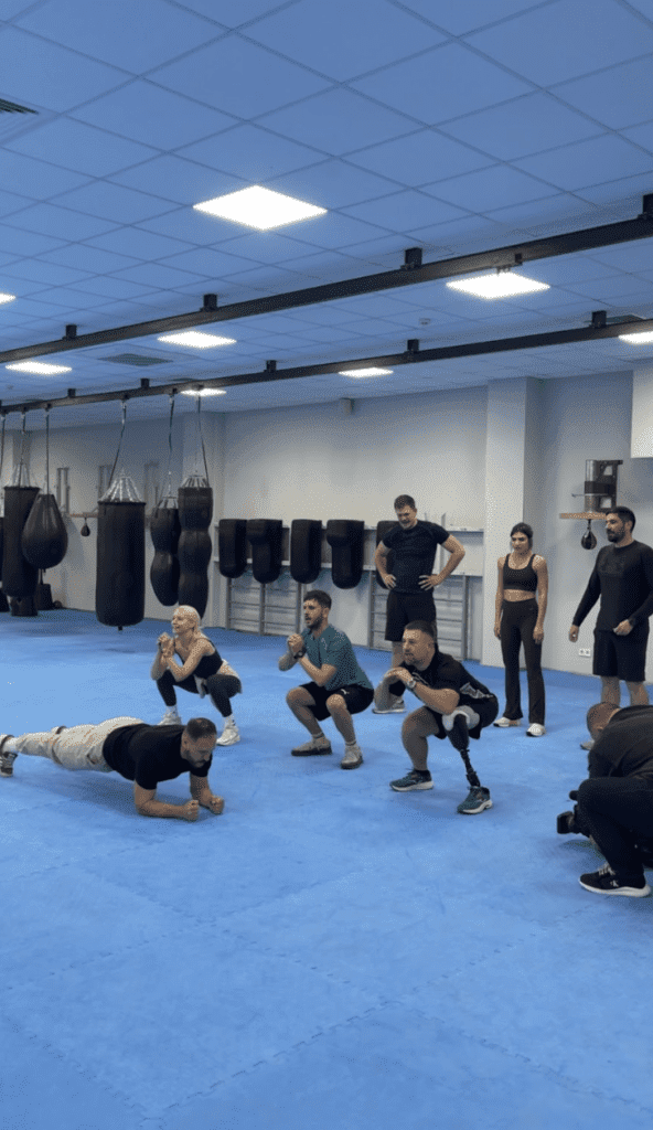 Кто из звезд спорта, кино и новостей выдержал вызов десантников? Знаменитости прошли 7 минут испытаний от Десантно-штурмовых войск