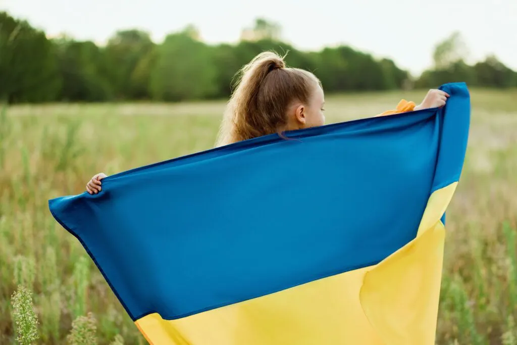 День Конституції України 2026: привітання у картинках, прозі та віршах