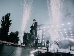 Ще одна захоплива робота Starlight Scenery – спеціальна сценічна система для MAX BARSKIH OPEN AIR FEST «СЬОГОДНІ МАЄ СЕНС»