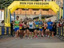 Run for Freedom: стартувала реєстрація на благодійний забіг KSE за участі Тімоті Снайдера