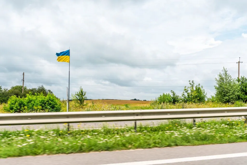 Хто має право виїзду за кордон у 2026 році: що передбачено законом