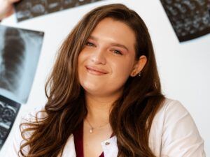 співачка iSKra про перші місяці в ЛОР-інтернатурі