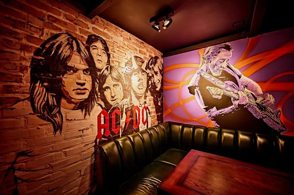жовтнева афіша Caribbean Club і Pepper's Club